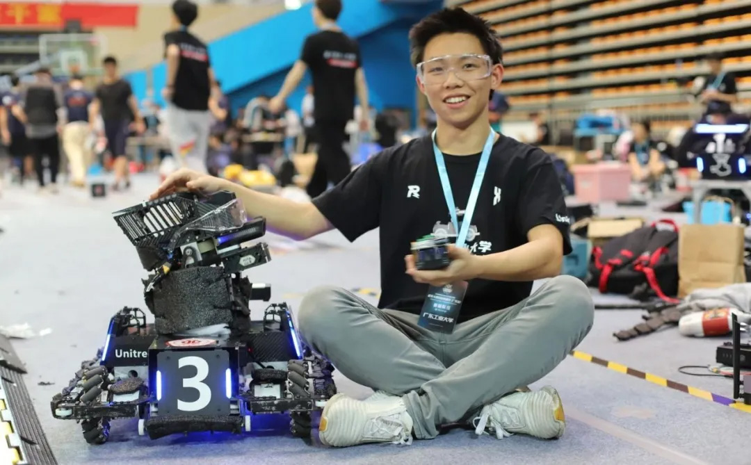 Yanzhen Zhu with a robotics platform